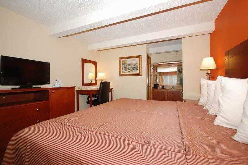 Best Western Montis Inn Saint Robert Exterior photo