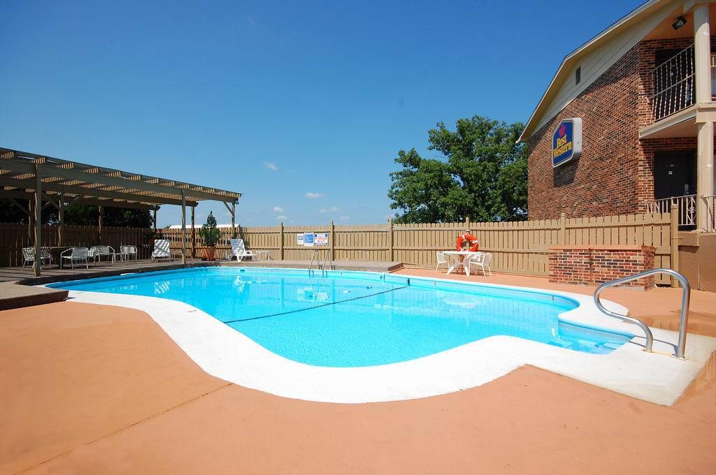 Best Western Montis Inn Saint Robert Exterior photo